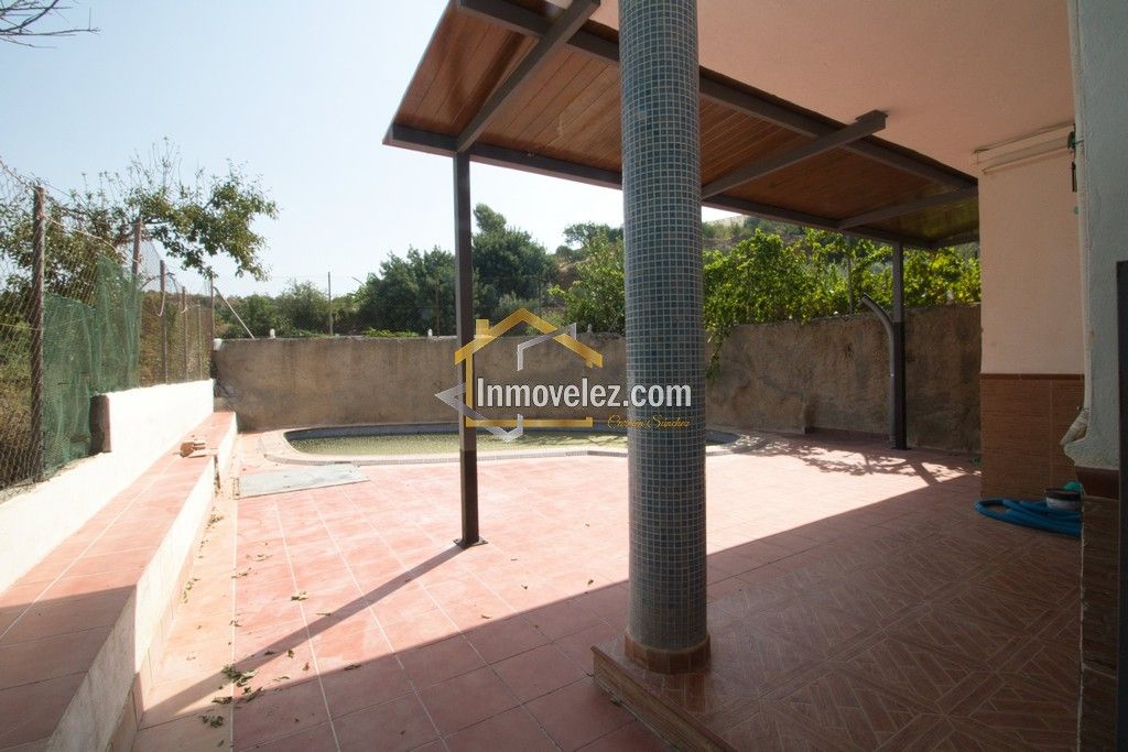 Cortijo en Vélez de Benaudalla (Ref.:0490)