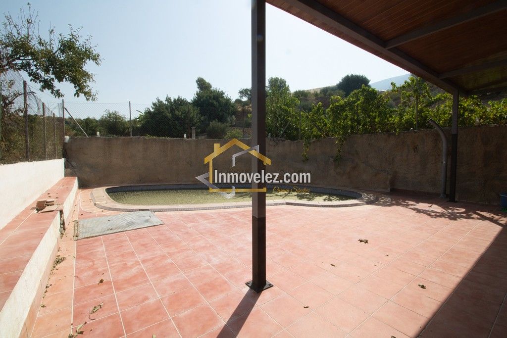 Cortijo en Vélez de Benaudalla (Ref.:0490)