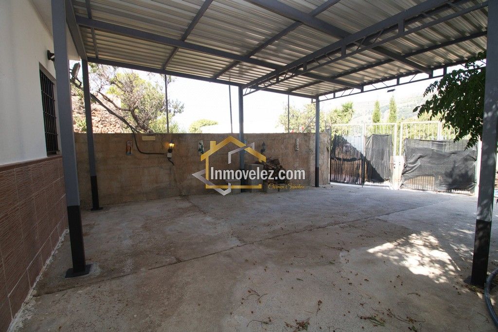 Cortijo en Vélez de Benaudalla (Ref.:0490)