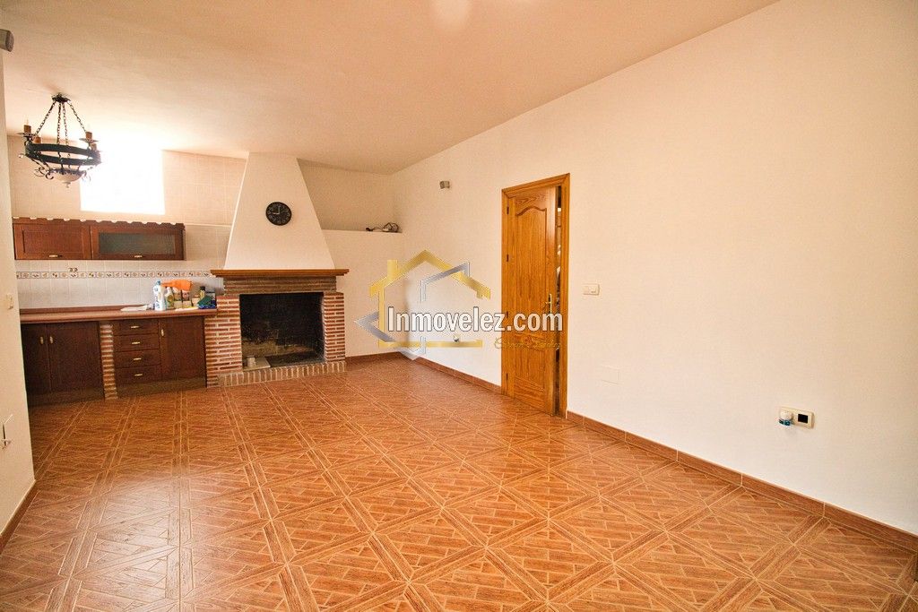 Cortijo en Vélez de Benaudalla (Ref.:0490)