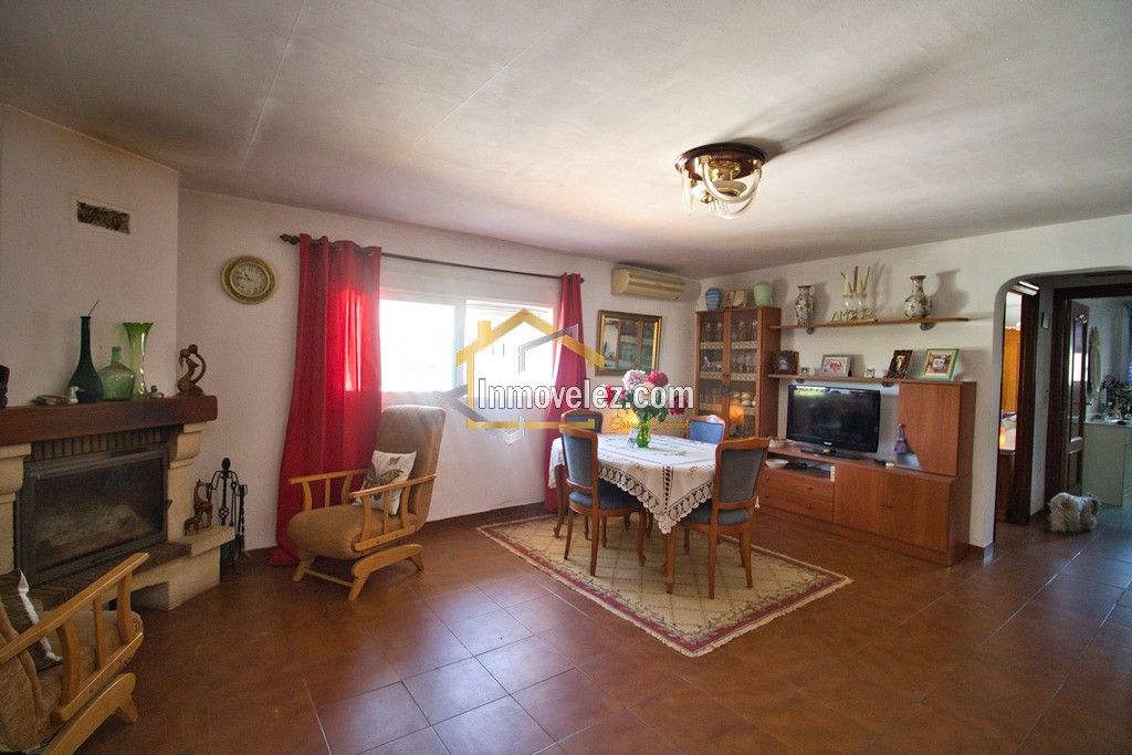 Cortijo en Vélez de Benaudalla (Ref.:0484)