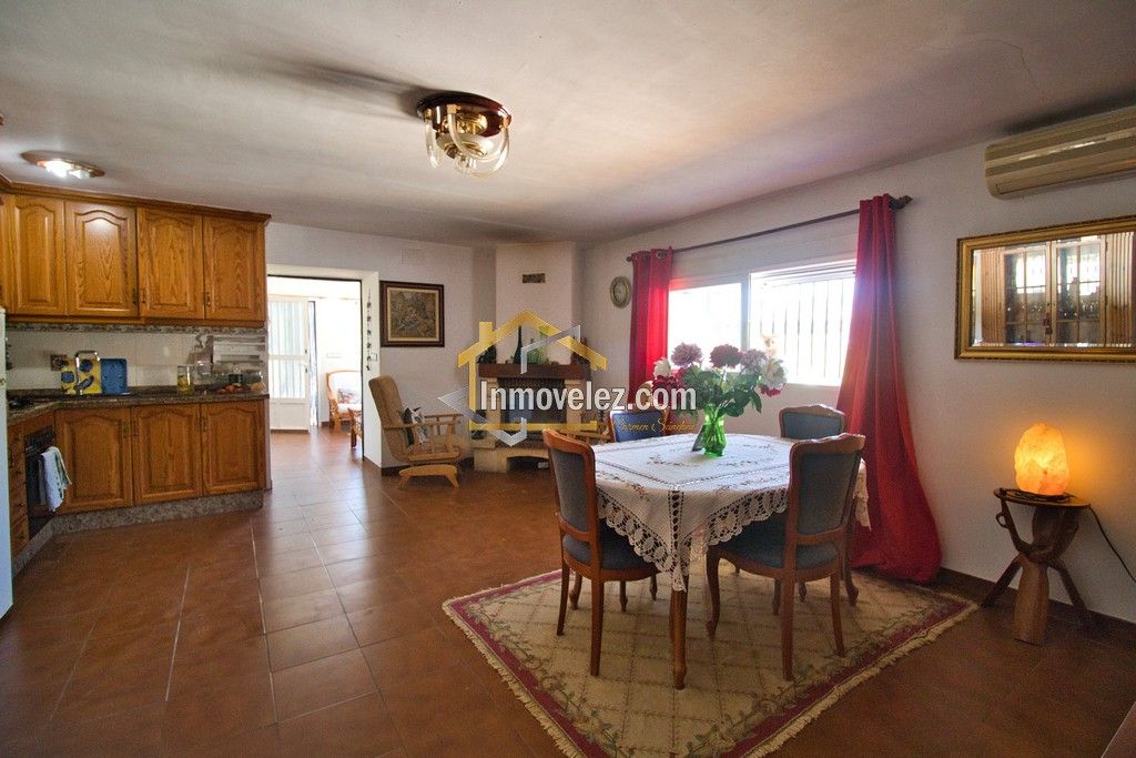 Cortijo en Vélez de Benaudalla (Ref.:0484)