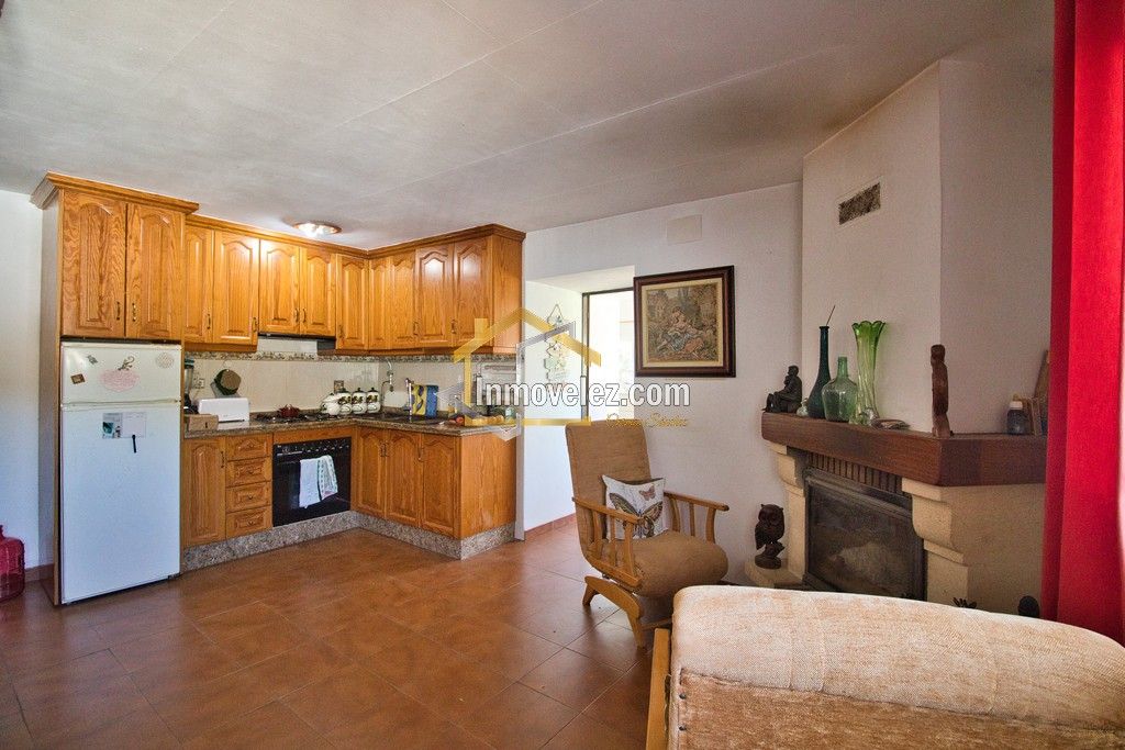 Cortijo en Vélez de Benaudalla (Ref.:0484)
