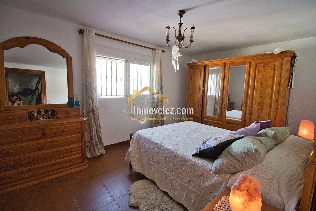 Cortijo en Vélez de Benaudalla (Ref.:0484)