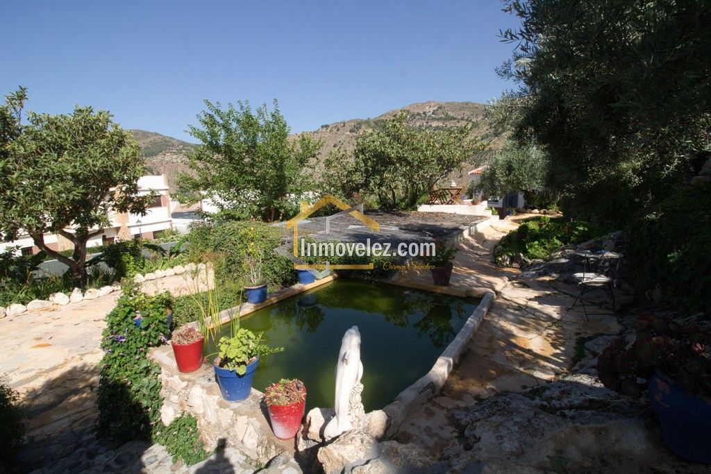 Cortijo en Vélez de Benaudalla (Ref.:0484)
