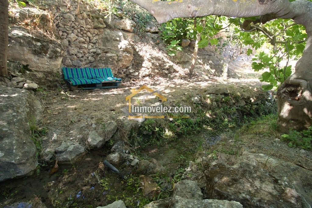 Cortijo en Vélez de Benaudalla (Ref.:0484)