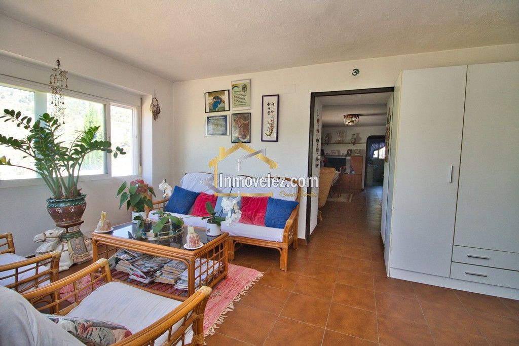 Cortijo en Vélez de Benaudalla (Ref.:0484)