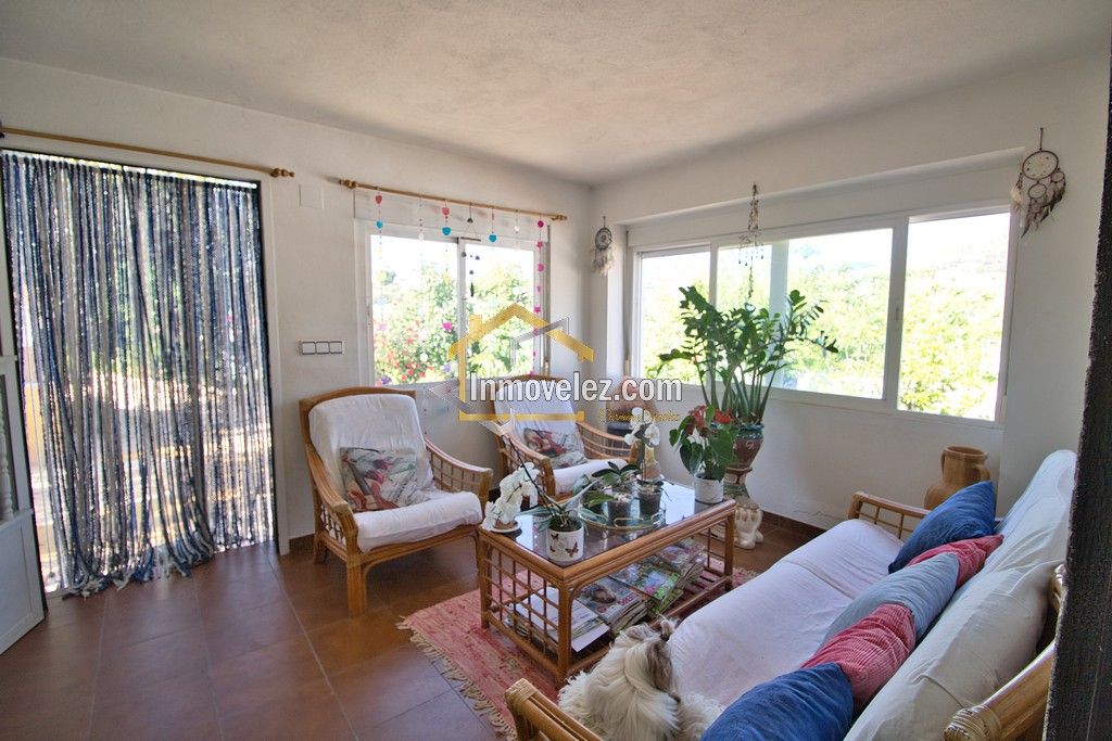 Cortijo en Vélez de Benaudalla (Ref.:0484)