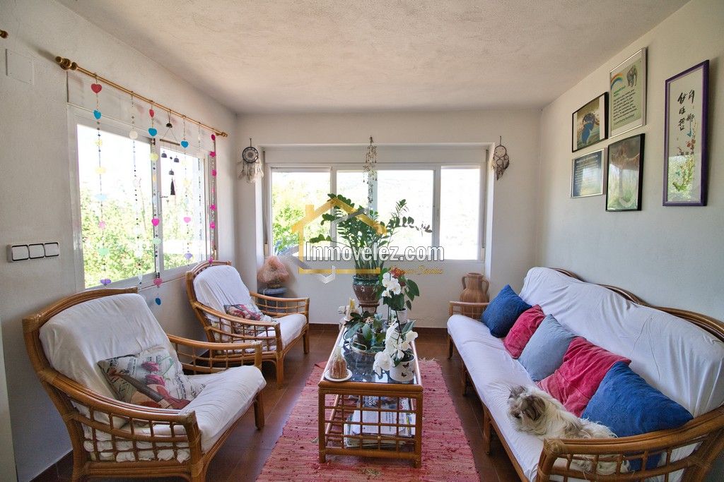 Cortijo en Vélez de Benaudalla (Ref.:0484)