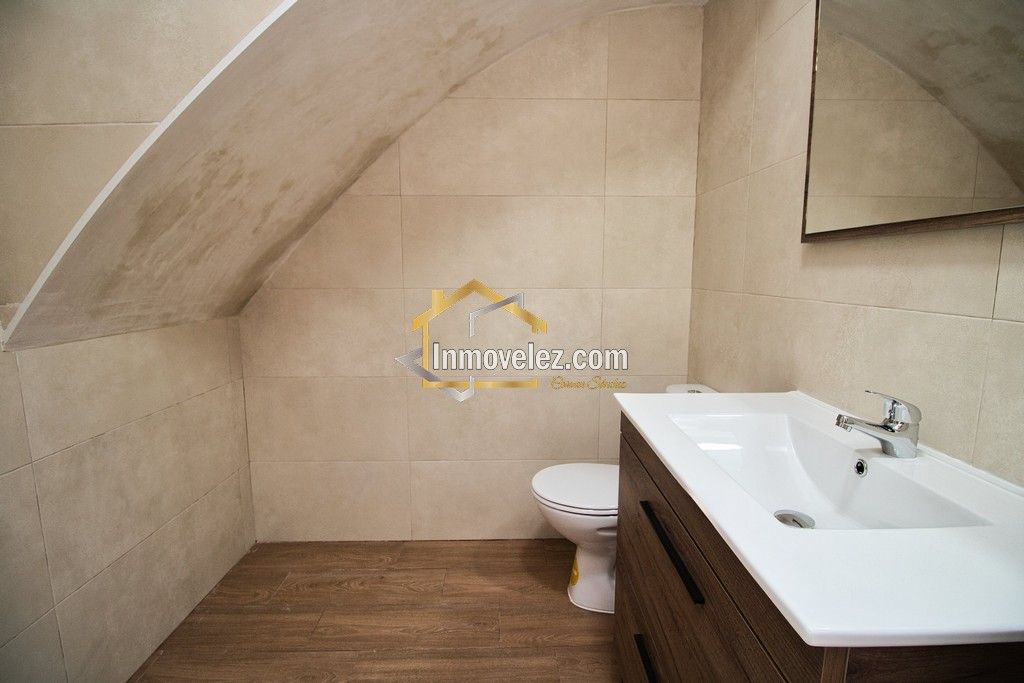 Casa en Vélez de Benaudalla (Ref.:0495)