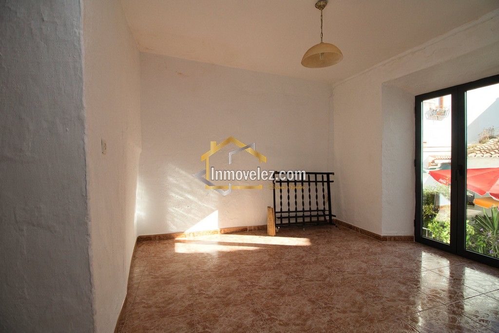Casa en Vélez de Benaudalla (Ref.:0495)