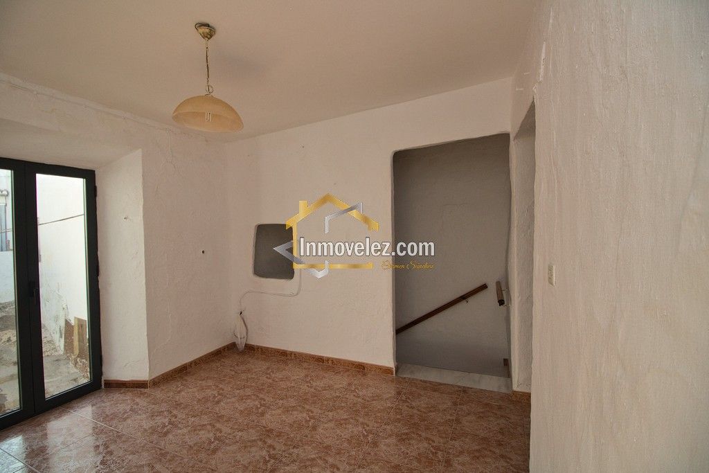 Casa en Vélez de Benaudalla (Ref.:0495)