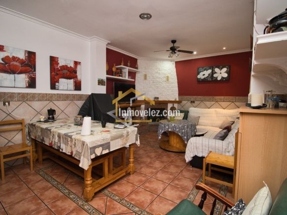 Piso en Vélez de Benaudalla (Ref.:0496)