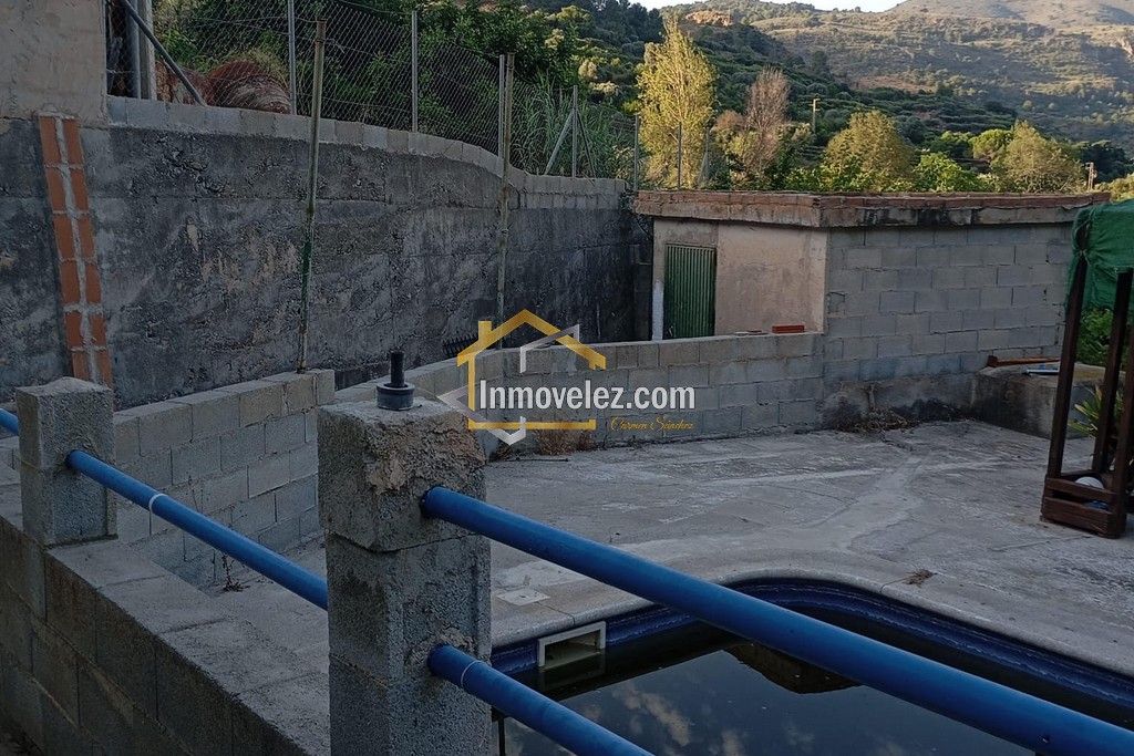 Cortijo en Vélez de Benaudalla (Ref.:0497)