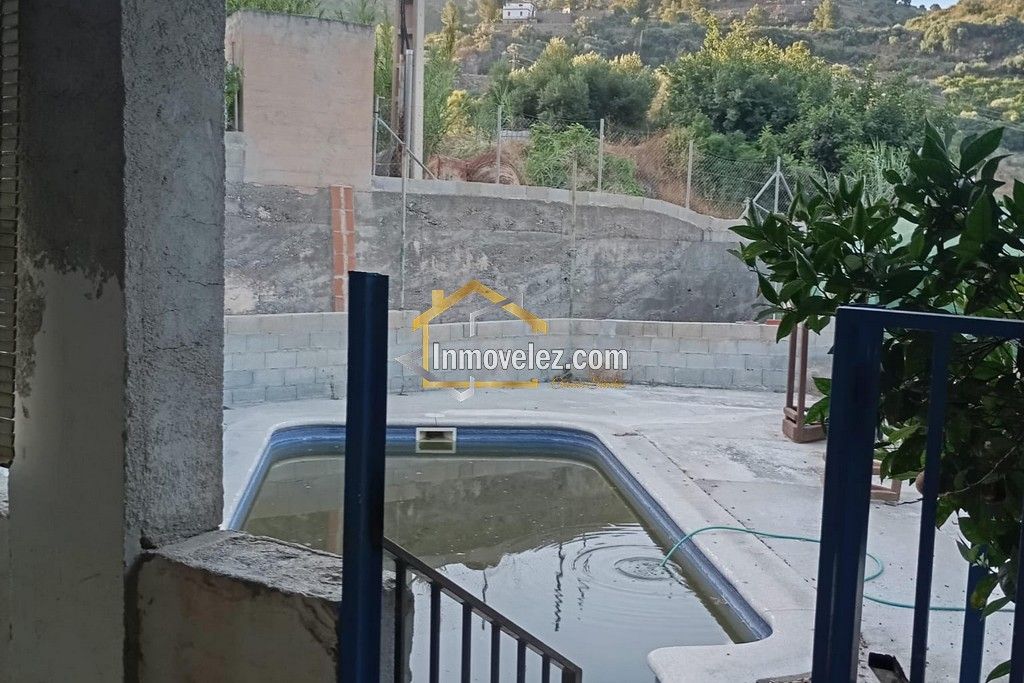 Cortijo en Vélez de Benaudalla (Ref.:0497)