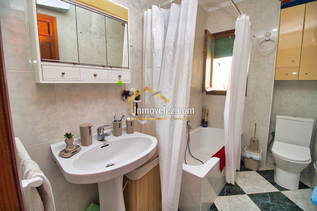 Casa en Vélez de Benaudalla (Ref.:0500)