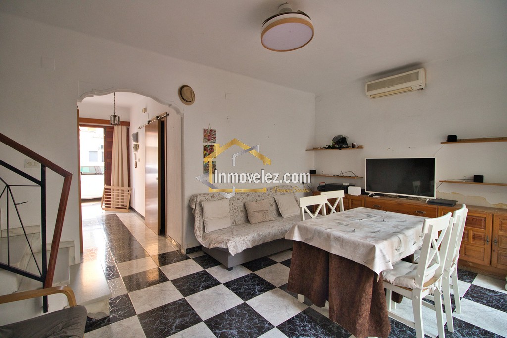 Casa en Vélez de Benaudalla (Ref.:0500)